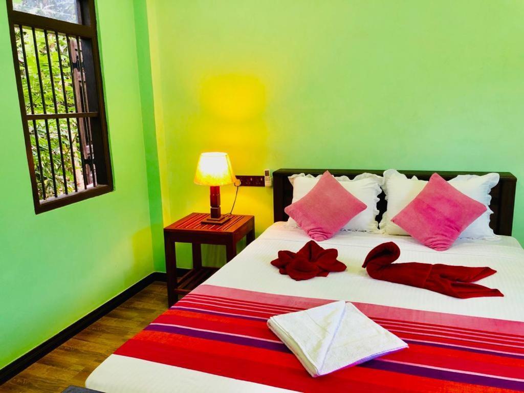 Hotel The Green Station Dikwella Esterno foto